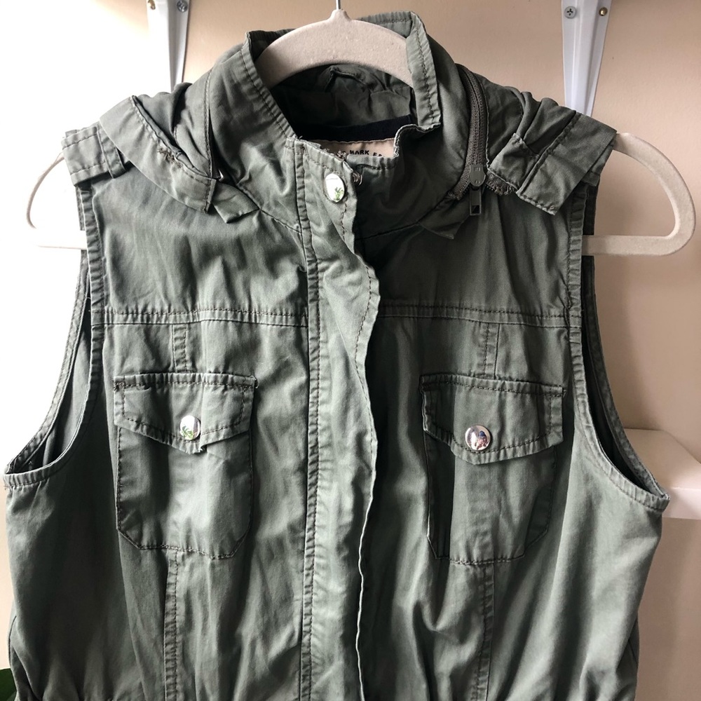 Army Green Zip Up Vest - Picture 2 of 7